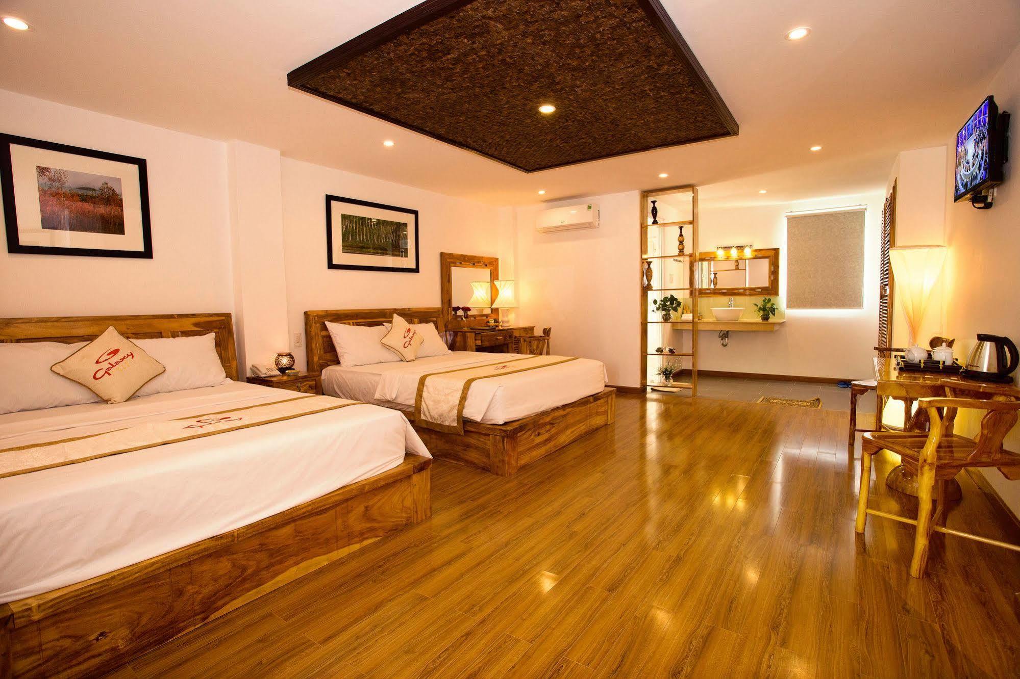 เร็กซ์ โฮเต็ล แอนด์ อพาร์ตเมนต์ Hotel ญาจาง ภายนอก รูปภาพ